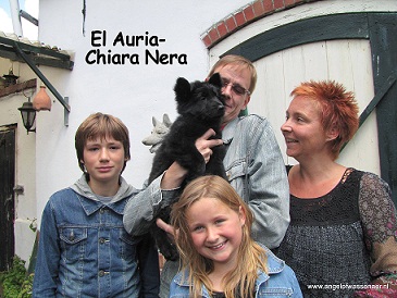 El Auria-Chiara Nera wordt opgehaald door Rien, Petra, Niek, Romy en nicht Djingha